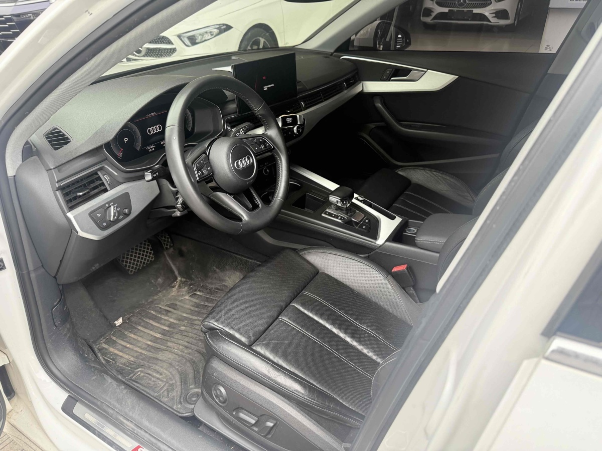 Audi A4 2020 car image #3