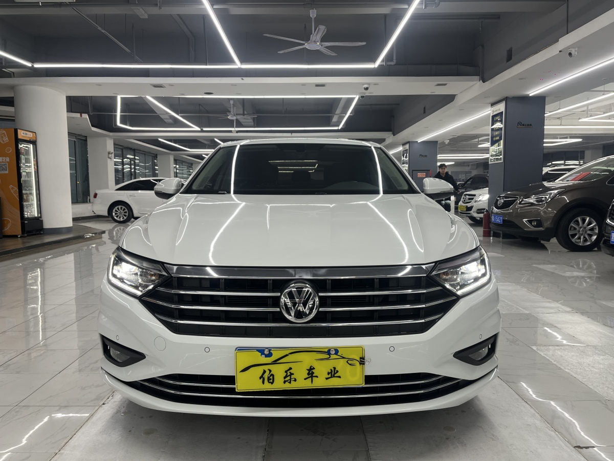 Volkswagen Sagitar 2020 imagem de carro #3