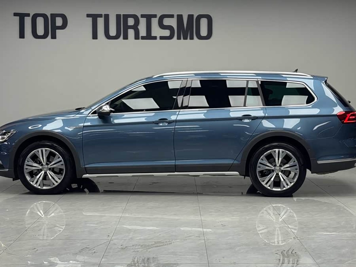 Volkswagen Passat Variant 2019 immagine di auto #3