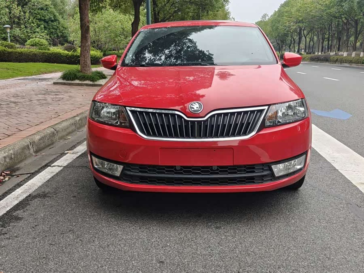 Skoda Rapid Spaceback 2016 car image #3