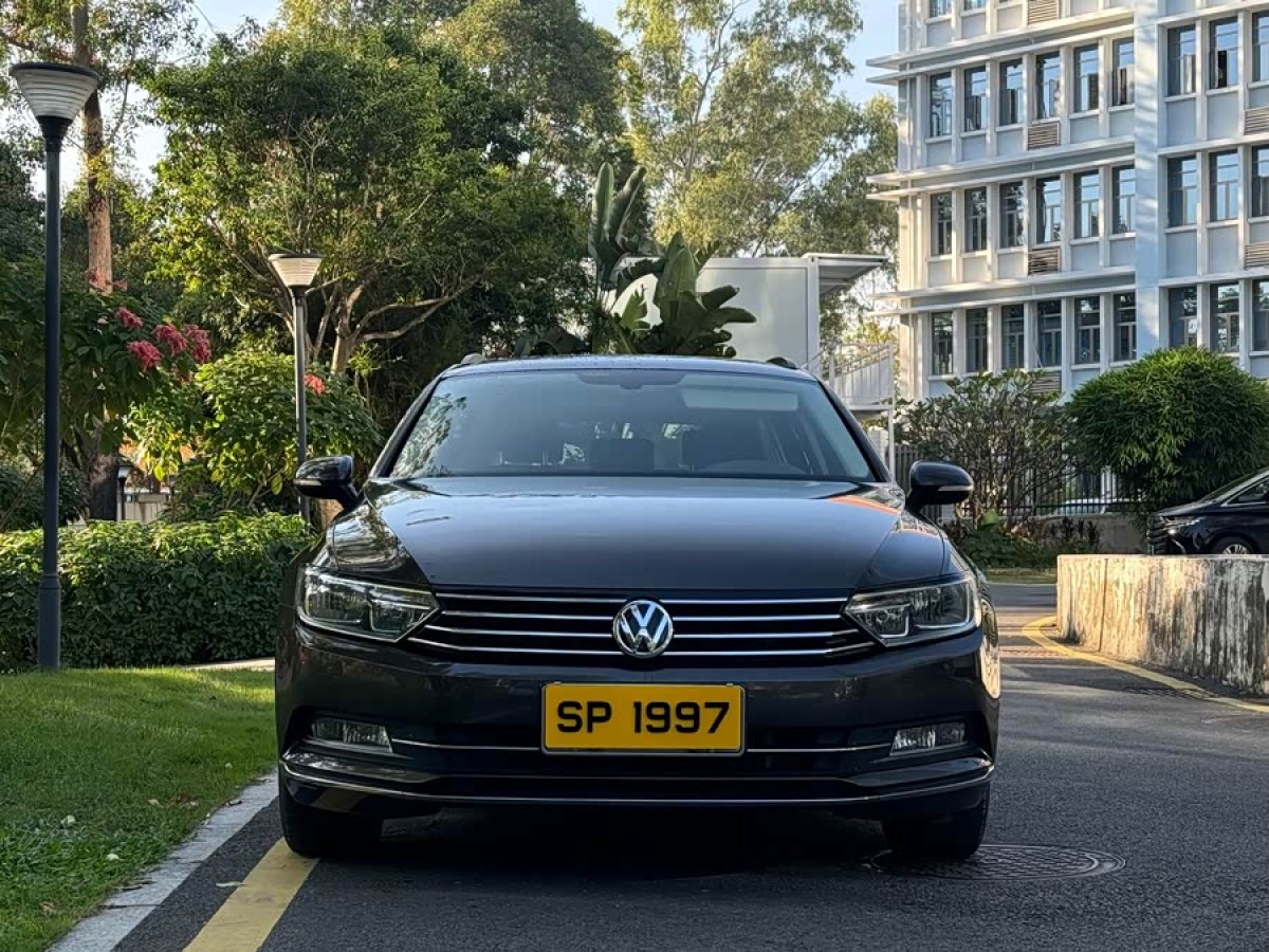 Volkswagen Passat Variant 2017 immagine di auto #3