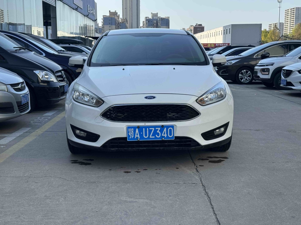 Ford Focus (Imported) 2016 صورة سيارة #3