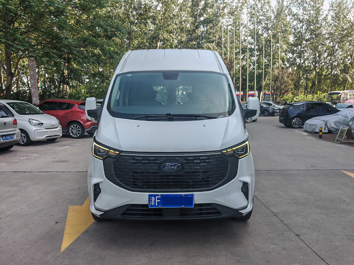 Ford Transit 2023 car image #3