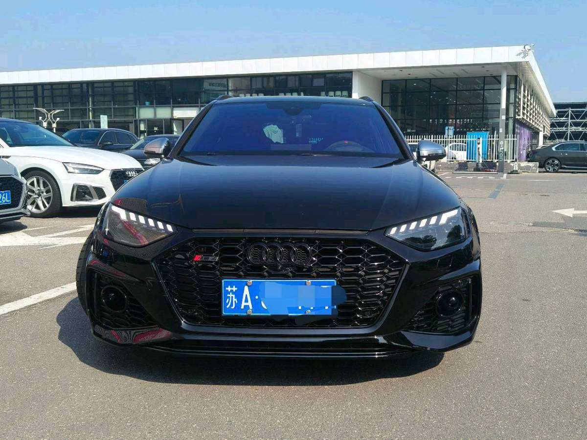 Audi RS 4 2024 car image #3