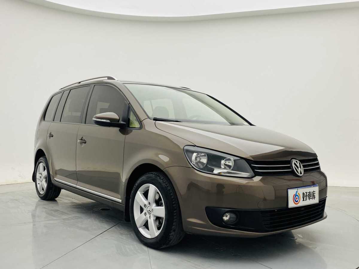 Volkswagen Touran 2016 car image #3