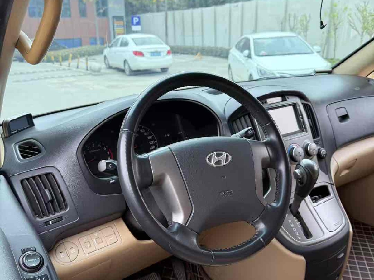 Hyundai H-1 2015 #3 Hyundai H-1 2015 car image #3