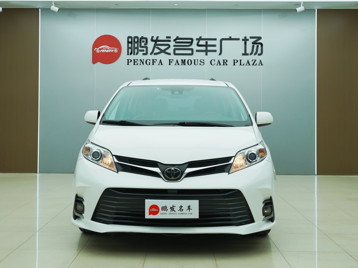 Toyota SIENNA 2018 car image #3