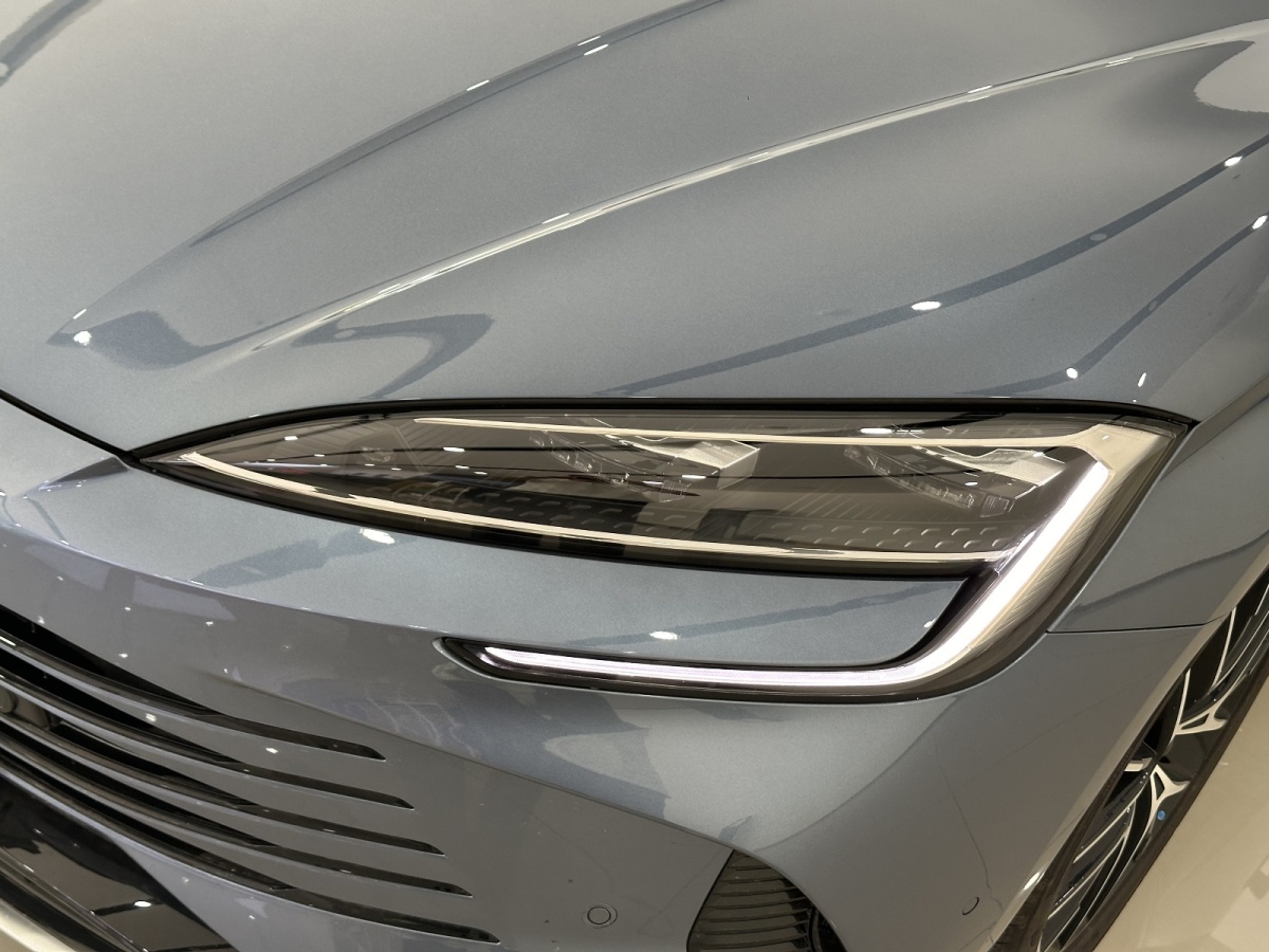 BYD Seal 07 DM-i 2025 car image #3