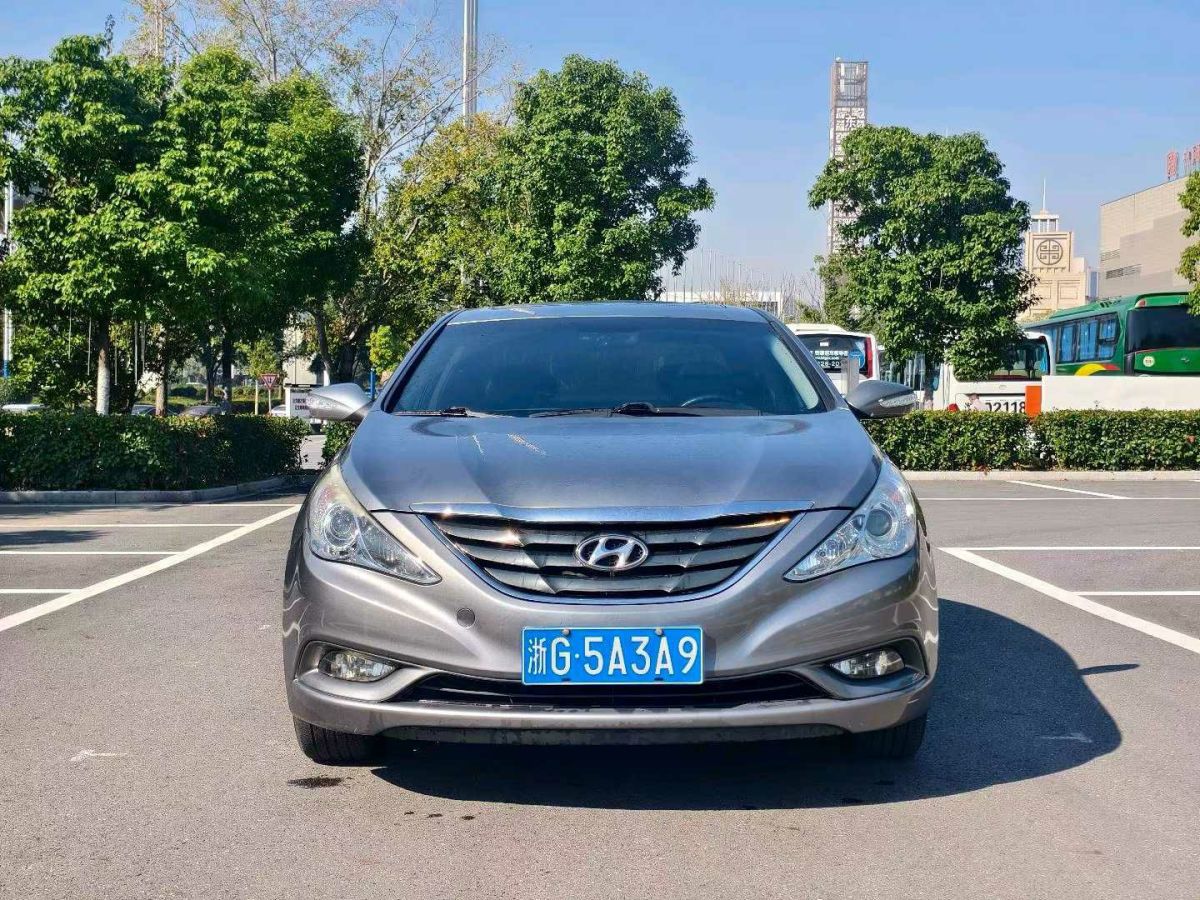 Hyundai Sonata 2011 صورة سيارة #3