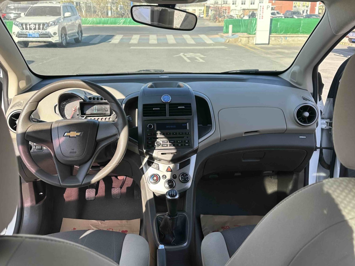 雪佛兰 爱唯欧 2014 汽车图片 #3