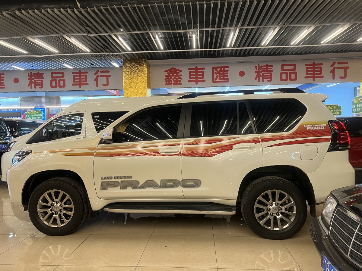 Toyota Land Cruiser Prado 2019 #3 Toyota Land Cruiser Prado 2019 car image #3