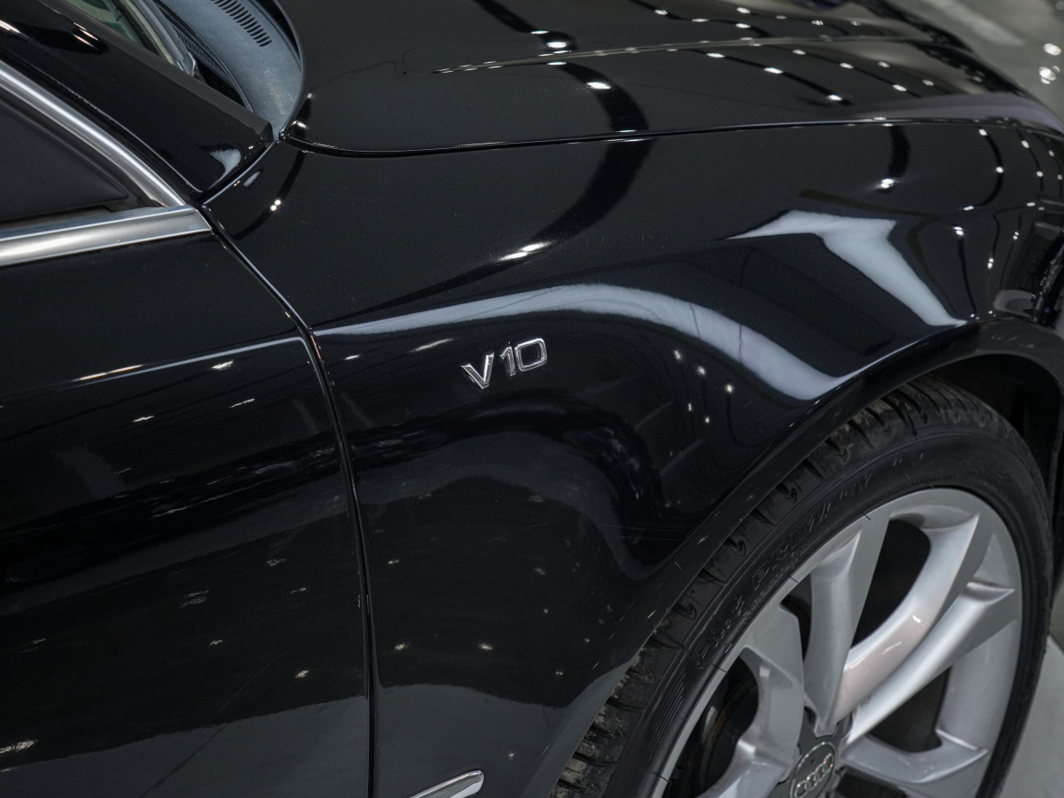 Audi S8 2009 car image #3