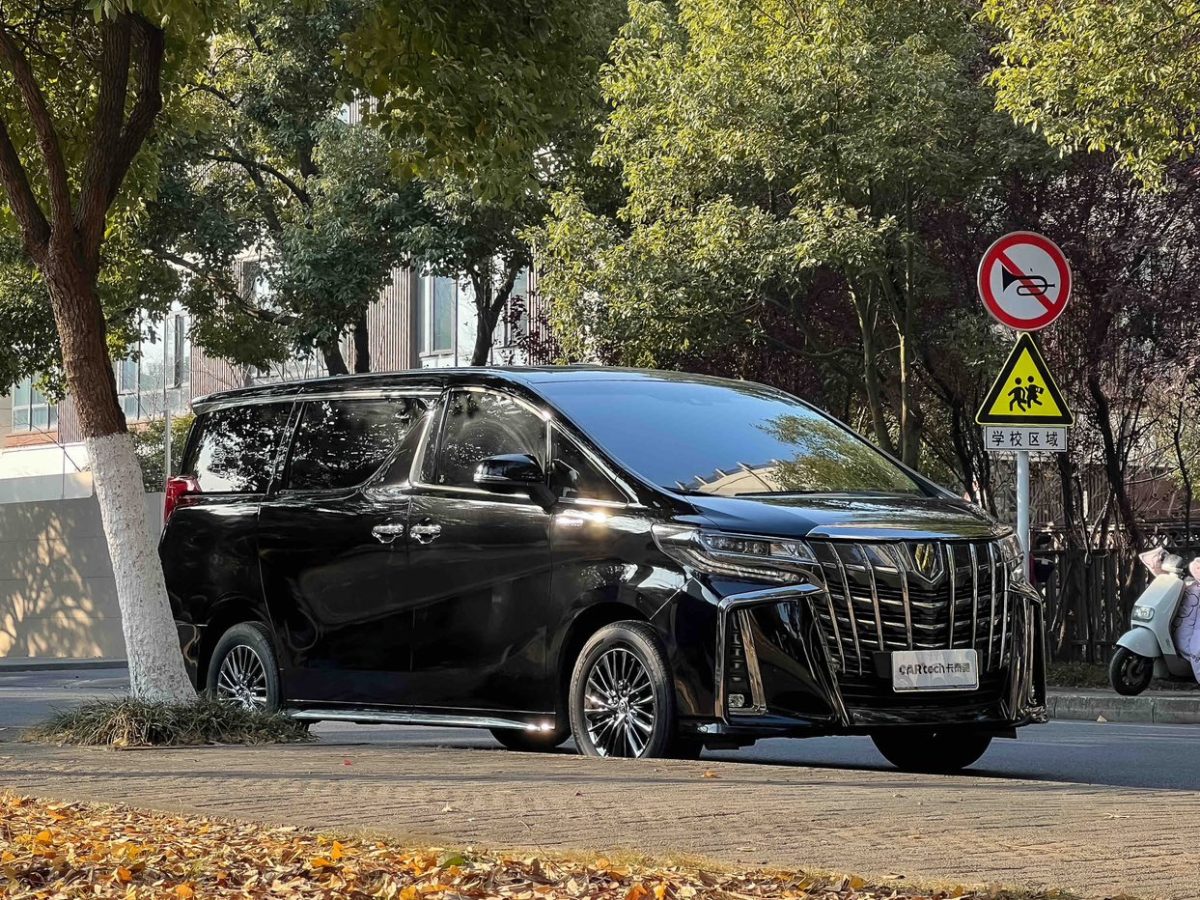 Toyota Alphard 2023 изображение автомобиля #3