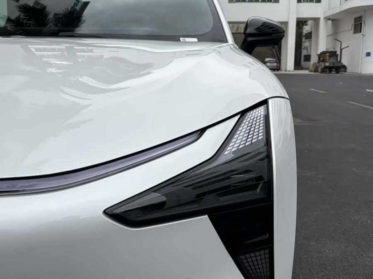 2025 car image #3