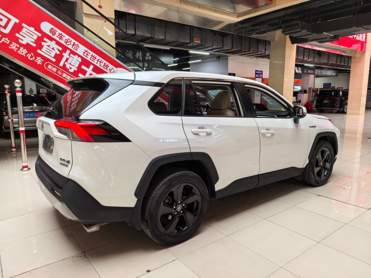 Toyota RAV4 2020 car image #3