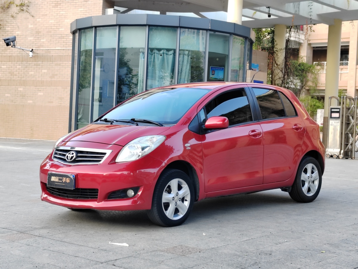 Toyota Yaris 2013 car image #3
