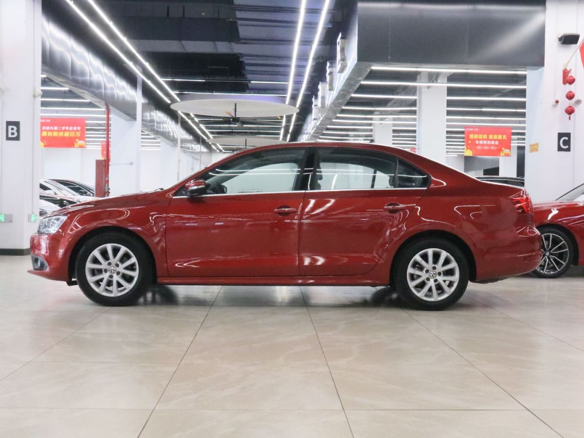 Volkswagen Sagitar 2013 immagine di auto #3