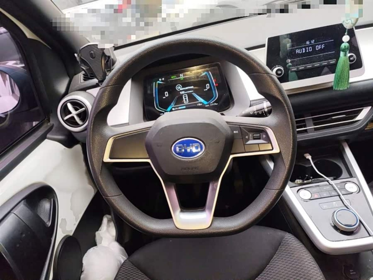 BYD e1 2019 car image #3