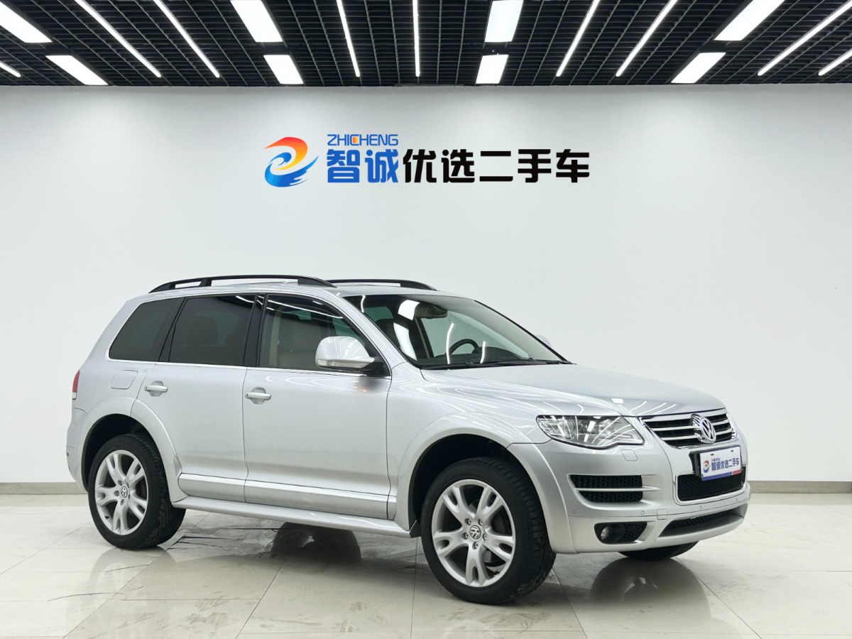 Volkswagen Touareg 2010 car image #3