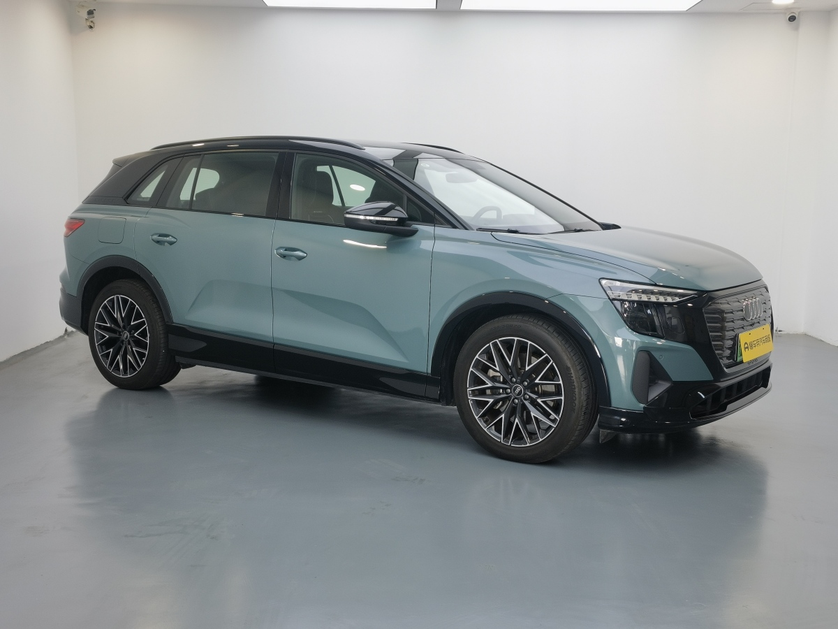 Audi Q5 e-tron 2023 صورة سيارة #3