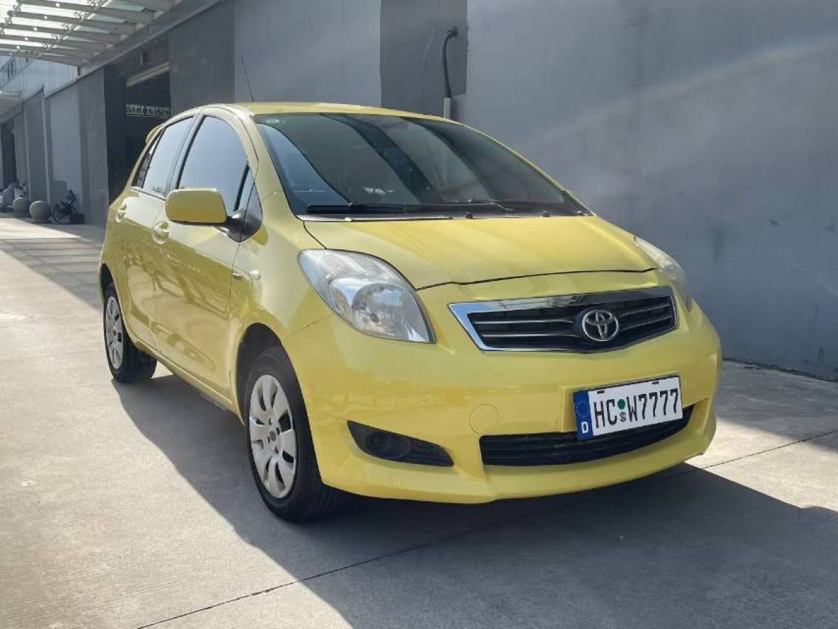 Toyota Yaris 2011 imagen de coche #3