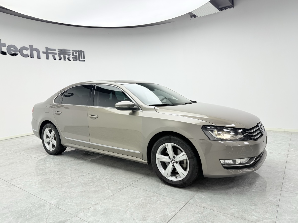 Volkswagen Passat 2012 car image #3