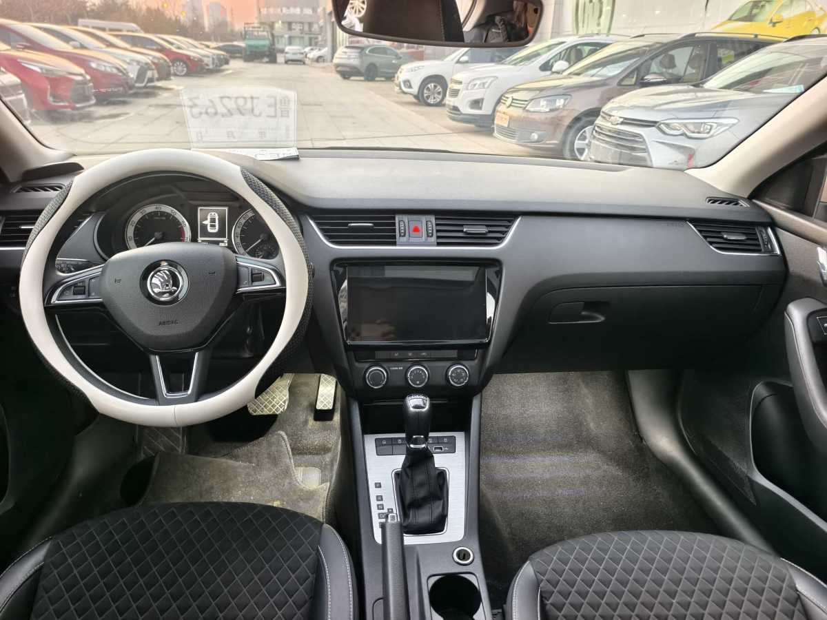 Skoda Octavia 2019 car image #3