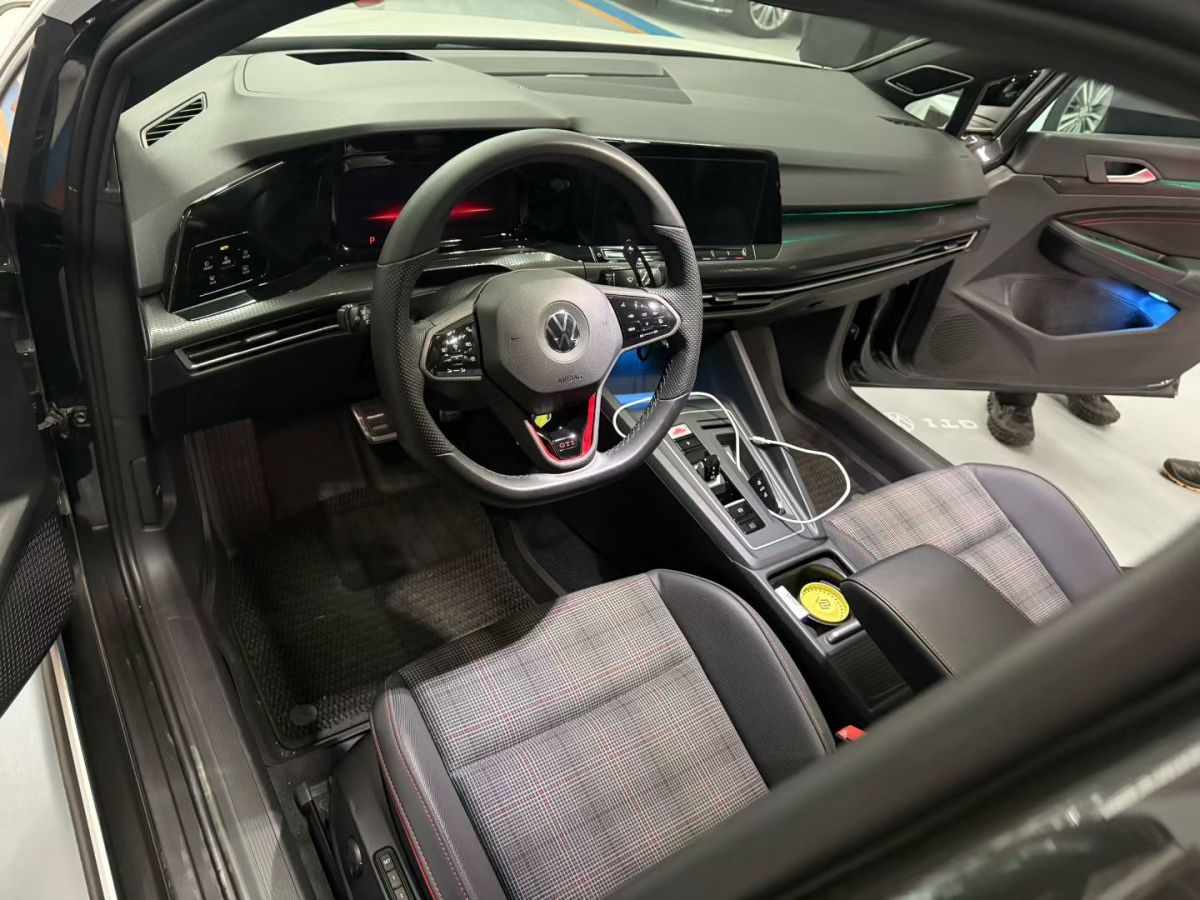 Volkswagen GolfGTI 2023 car image #3