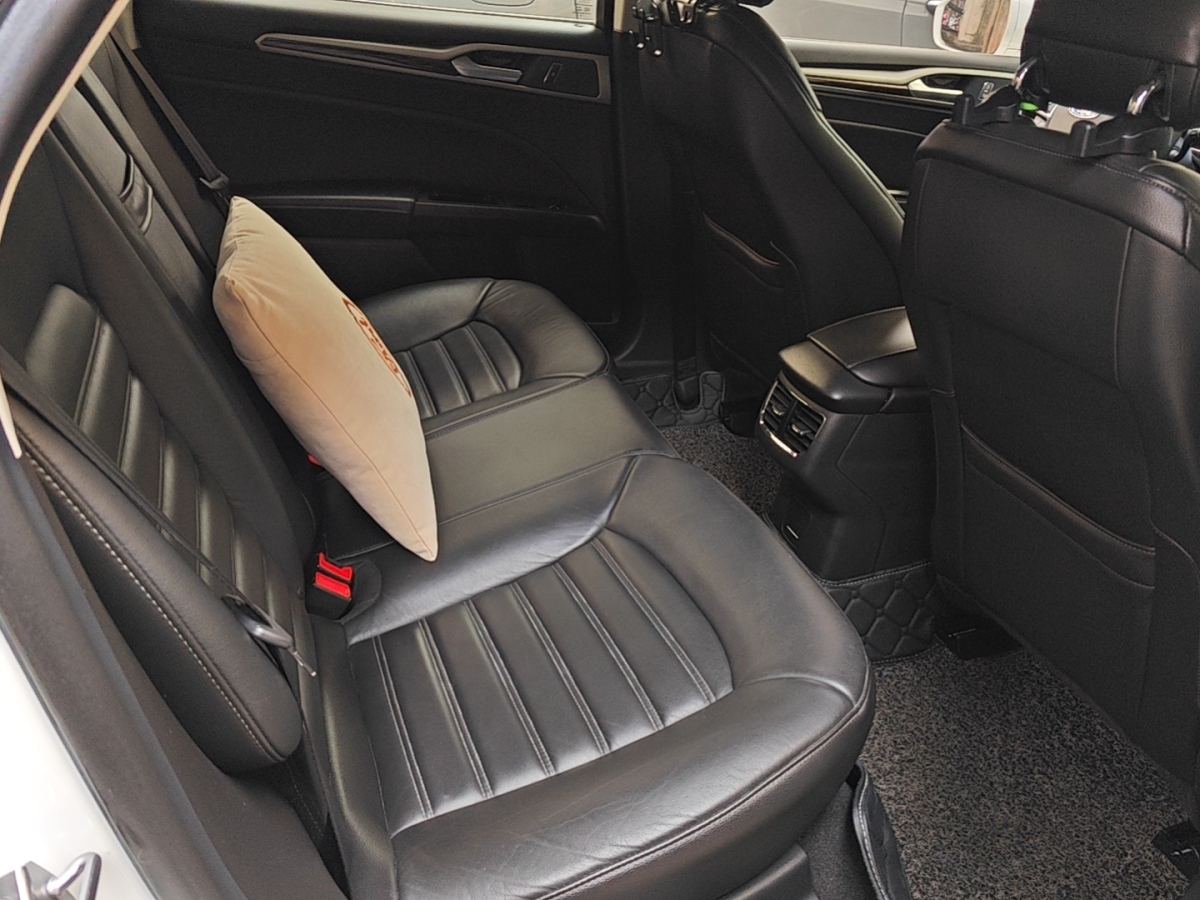 Ford Mondeo 2016 car image #3