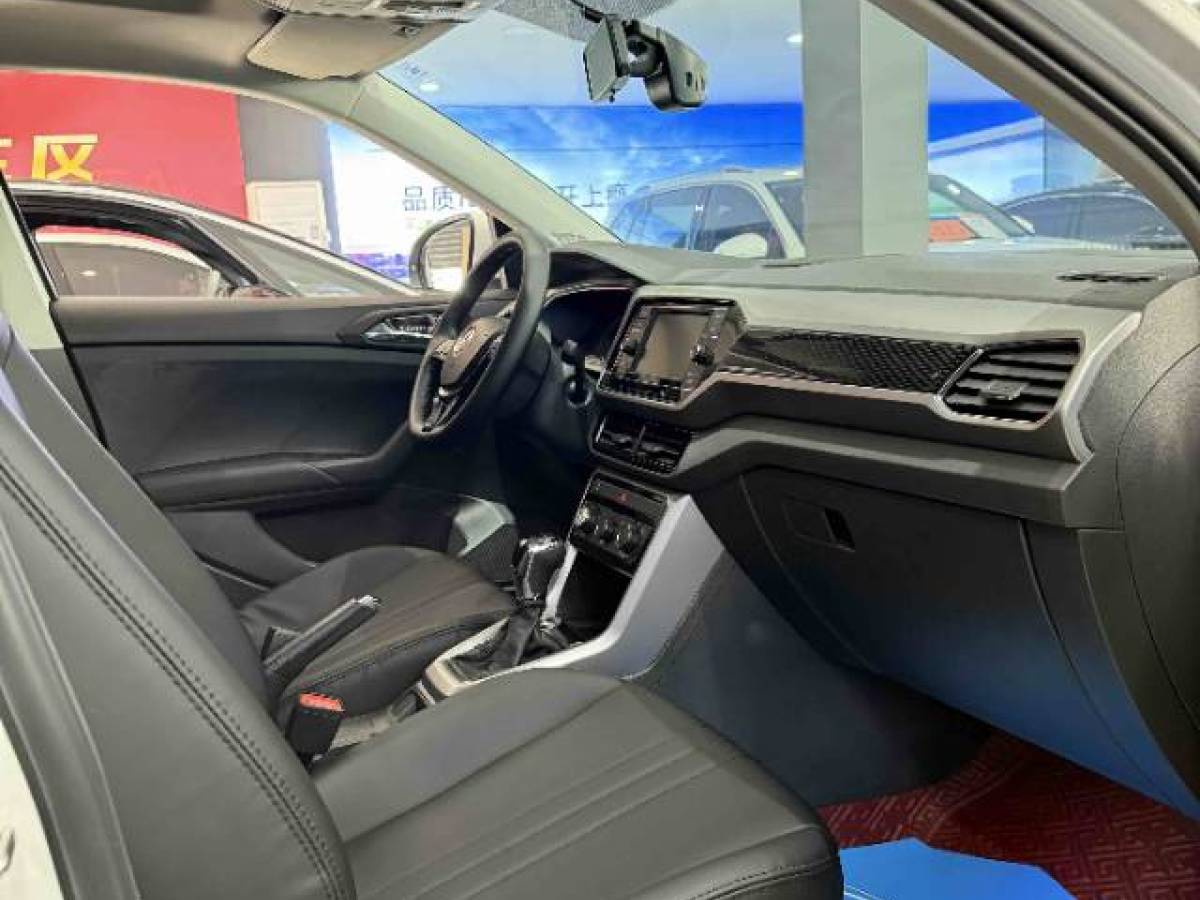 Volkswagen T-Cross 2020 #3 Volkswagen T-Cross 2020 car image #3