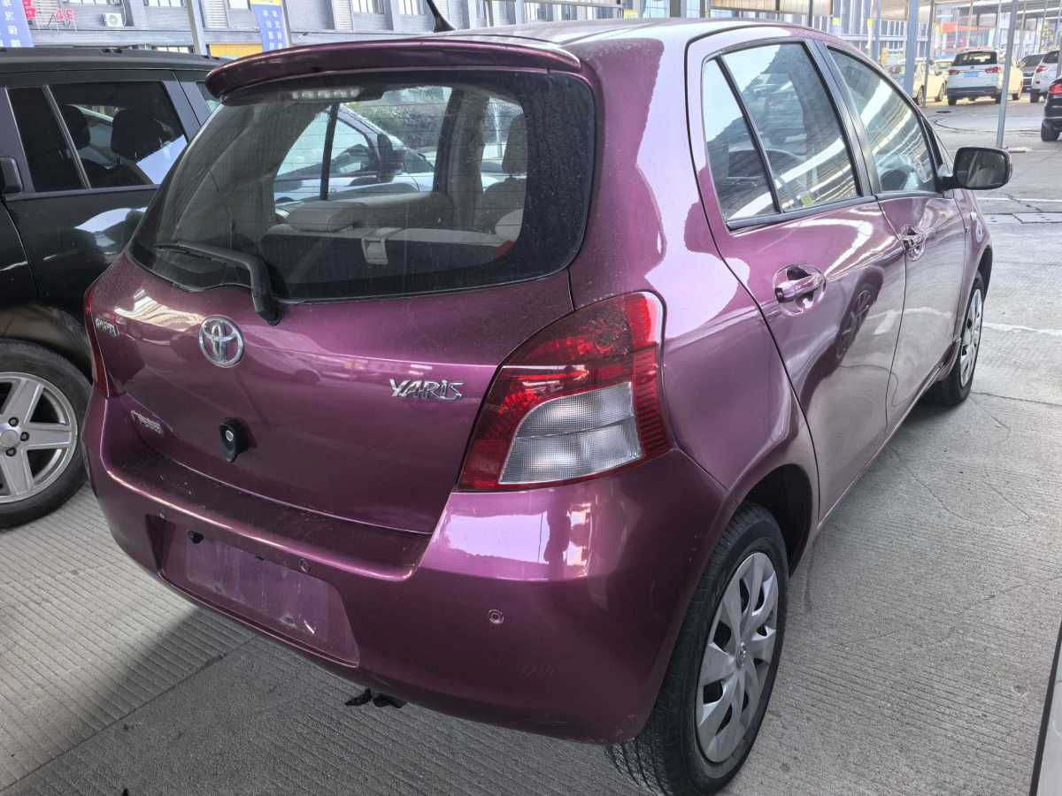 Toyota Yaris 2010 imagem de carro #3