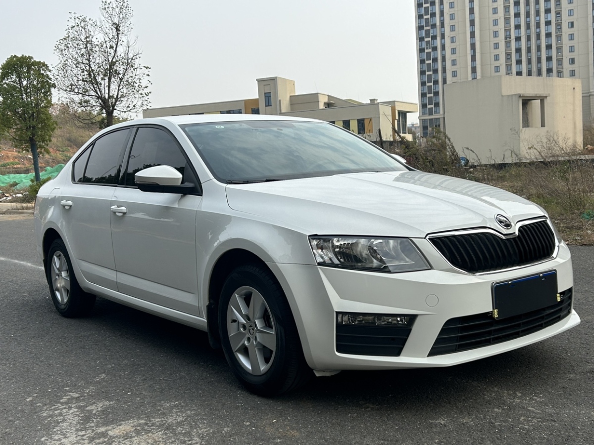 Skoda Octavia 2017 car image #3