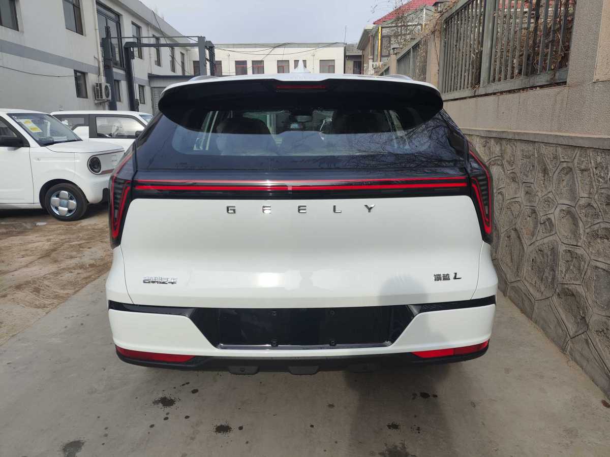 GEELY Boyue L 2025 car image #3