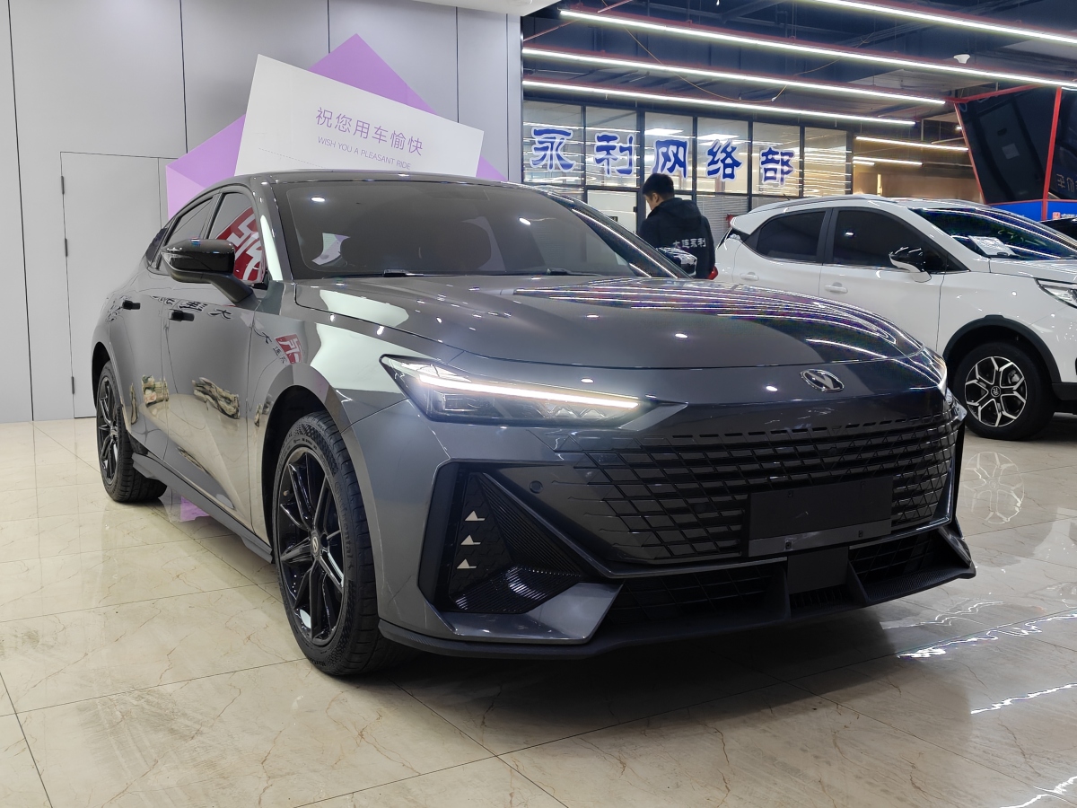 Changan UNI-V iDD 2023 #3 Changan UNI-V iDD 2023 immagine di auto #3