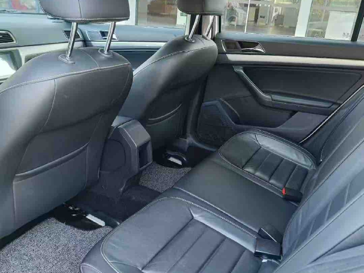 Volkswagen Gran Lavida 2018 immagine di auto #3