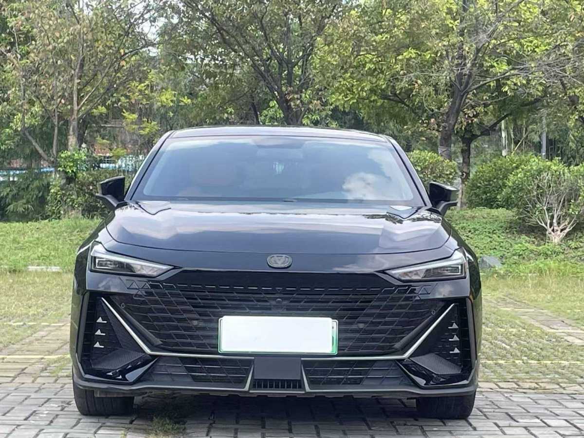 Changan UNI-V iDD 2023 #3 Changan UNI-V iDD 2023 صورة سيارة #3