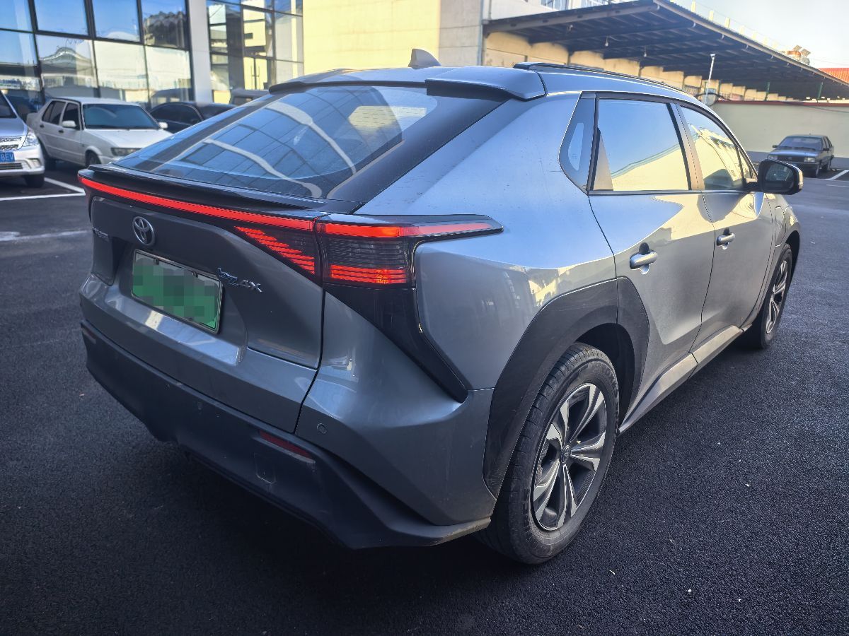 Toyota bZ4X 2022 immagine di auto #3