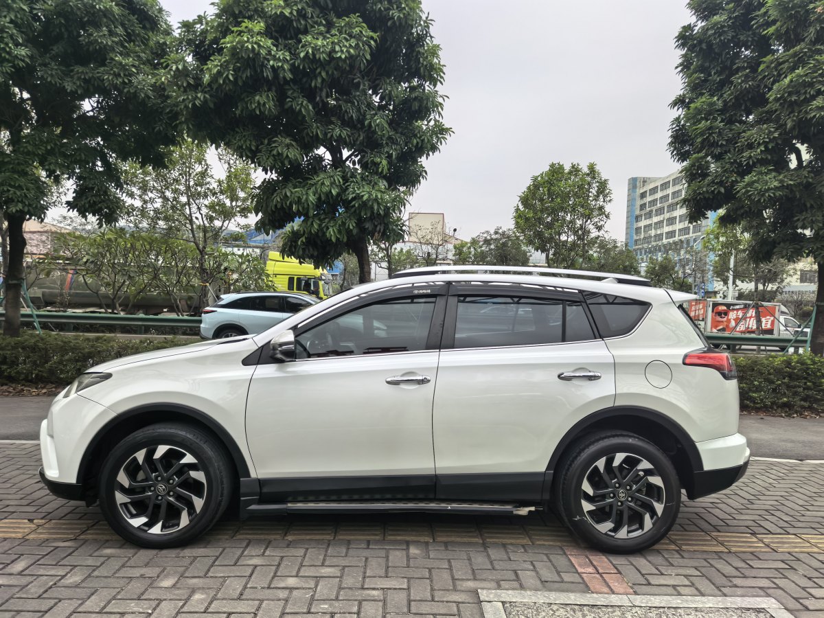 Toyota RAV4 2018 #3 Toyota RAV4 2018 car image #3
