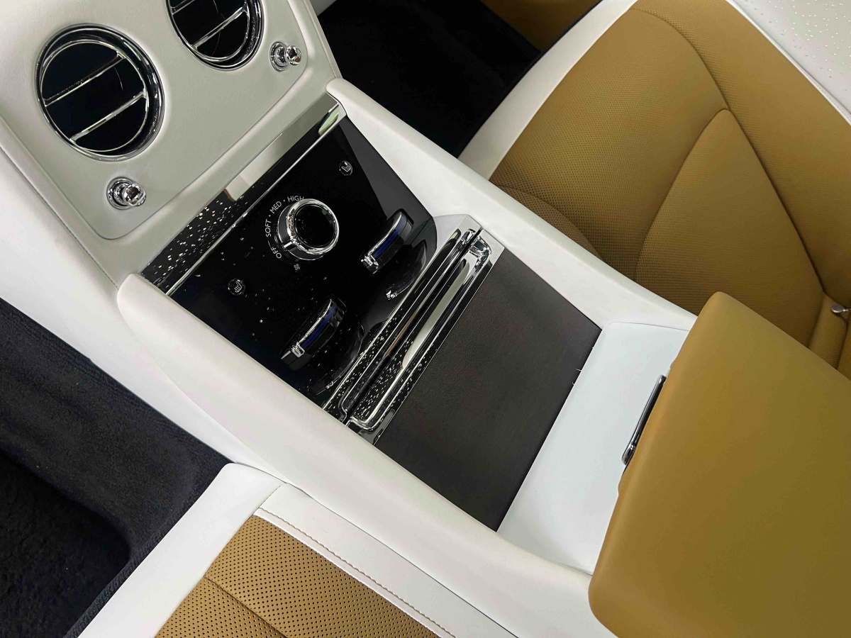 劳斯莱斯 闪灵 2024 汽车图片 #3