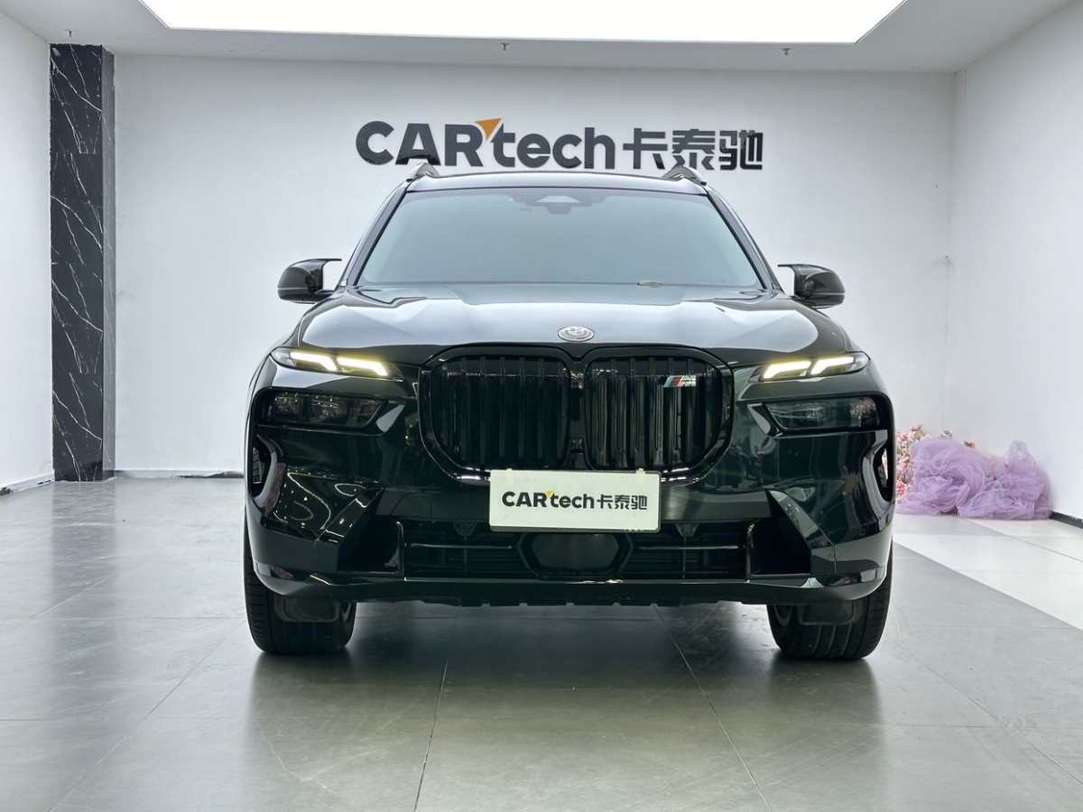 BMW X7 2024 car image #3