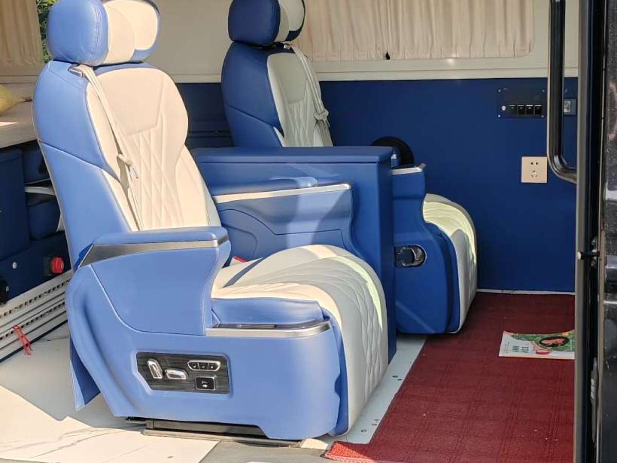 Ford Transit T8 2023 car image #3