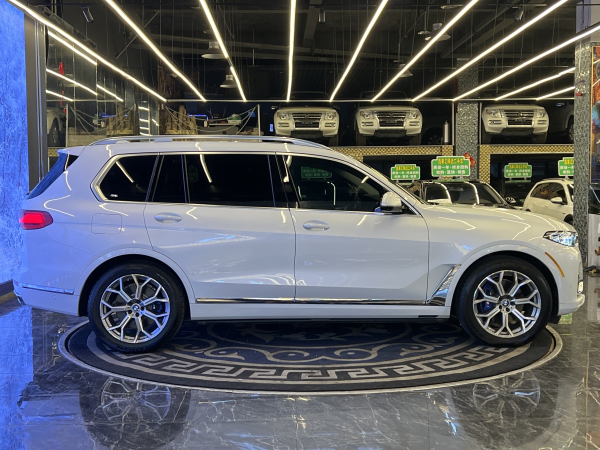 BMW X7 2019 car image #3