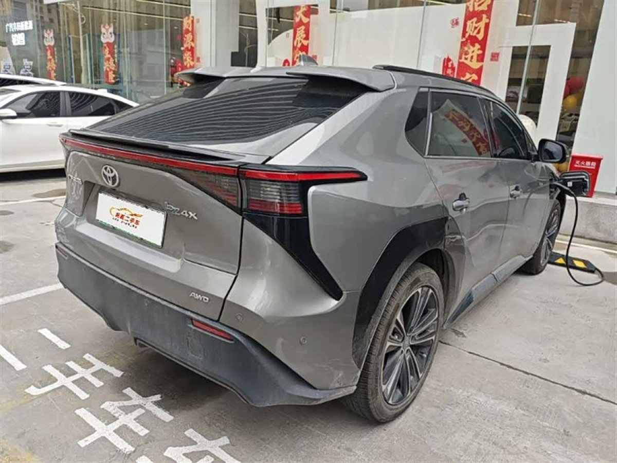 Toyota bZ4X 2022 immagine di auto #3