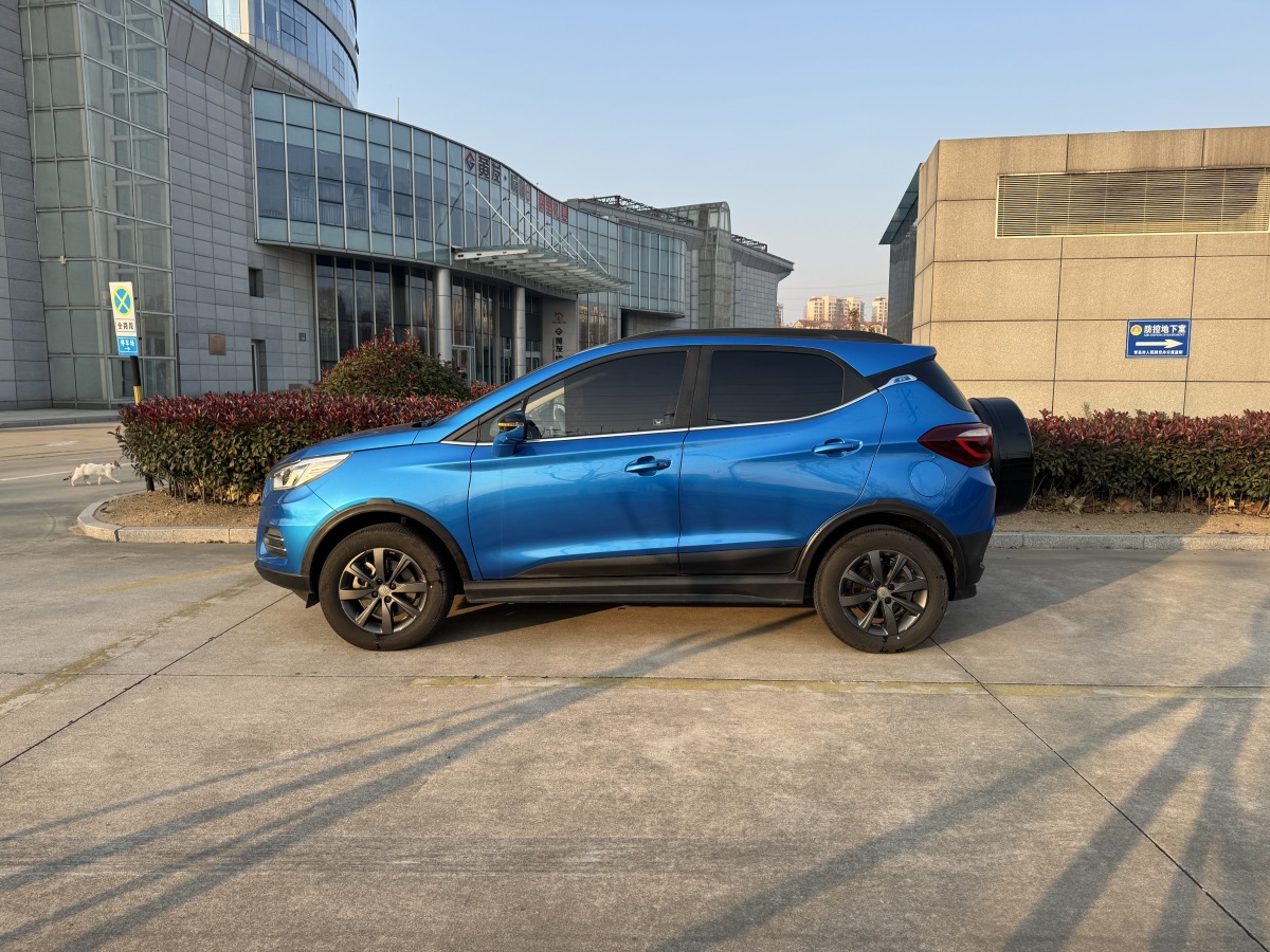BYD Yuan New Energy 2019 car image #3