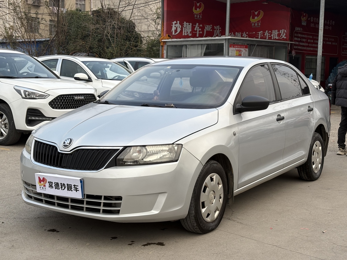 Skoda Rapid 2013 immagine di auto #3