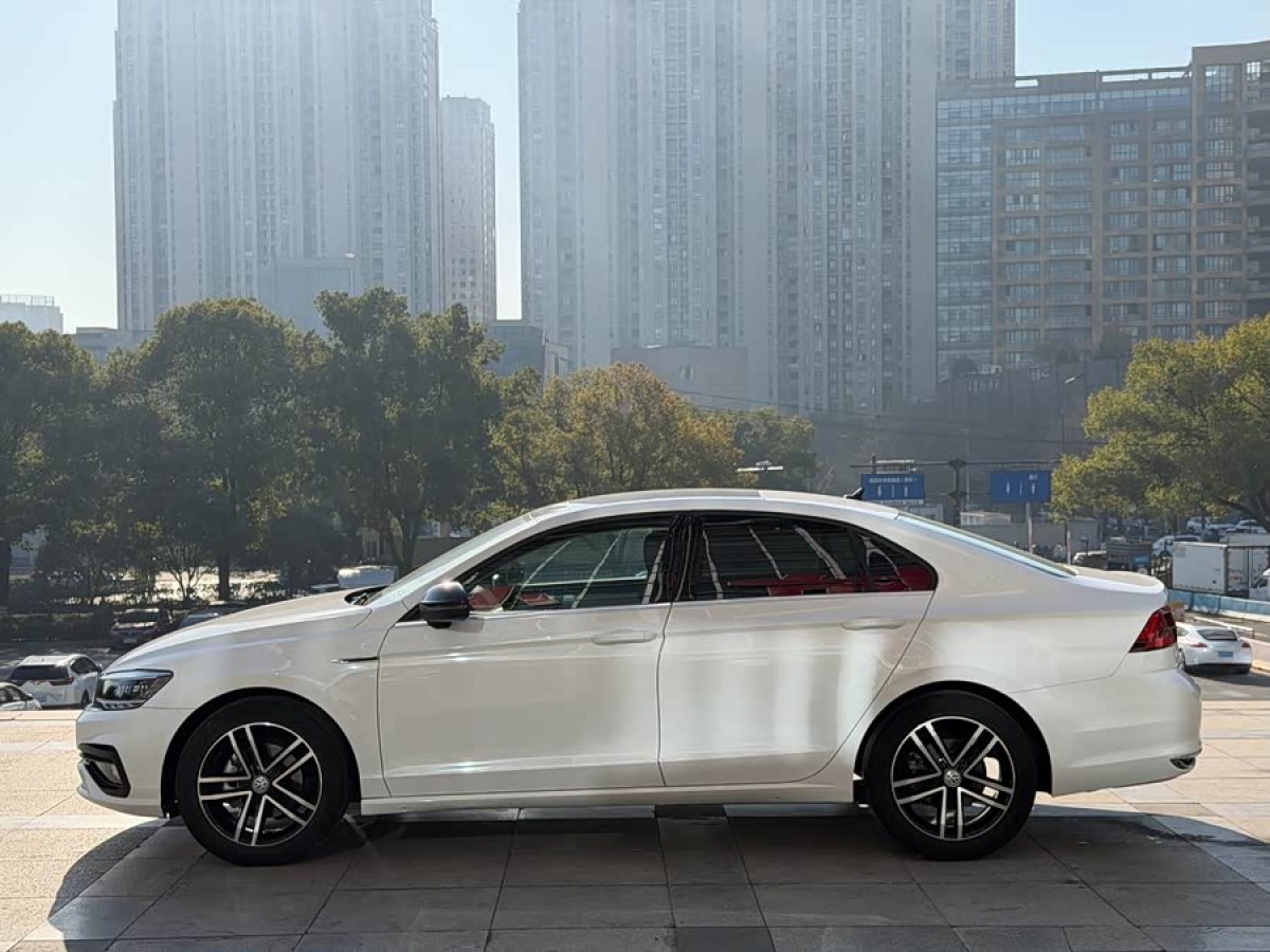 Volkswagen Lamando 2020 immagine di auto #3