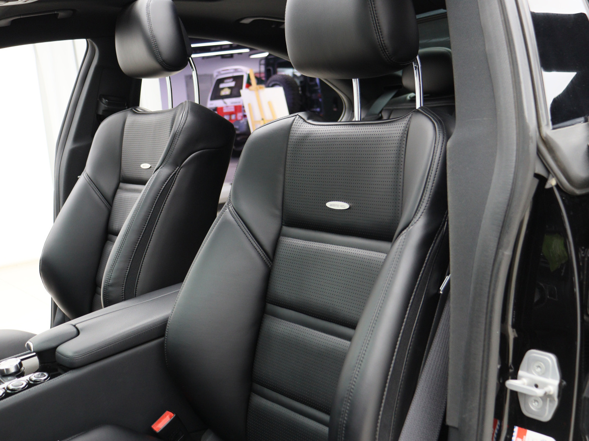 Mercedes-Benz 2012 car image #3