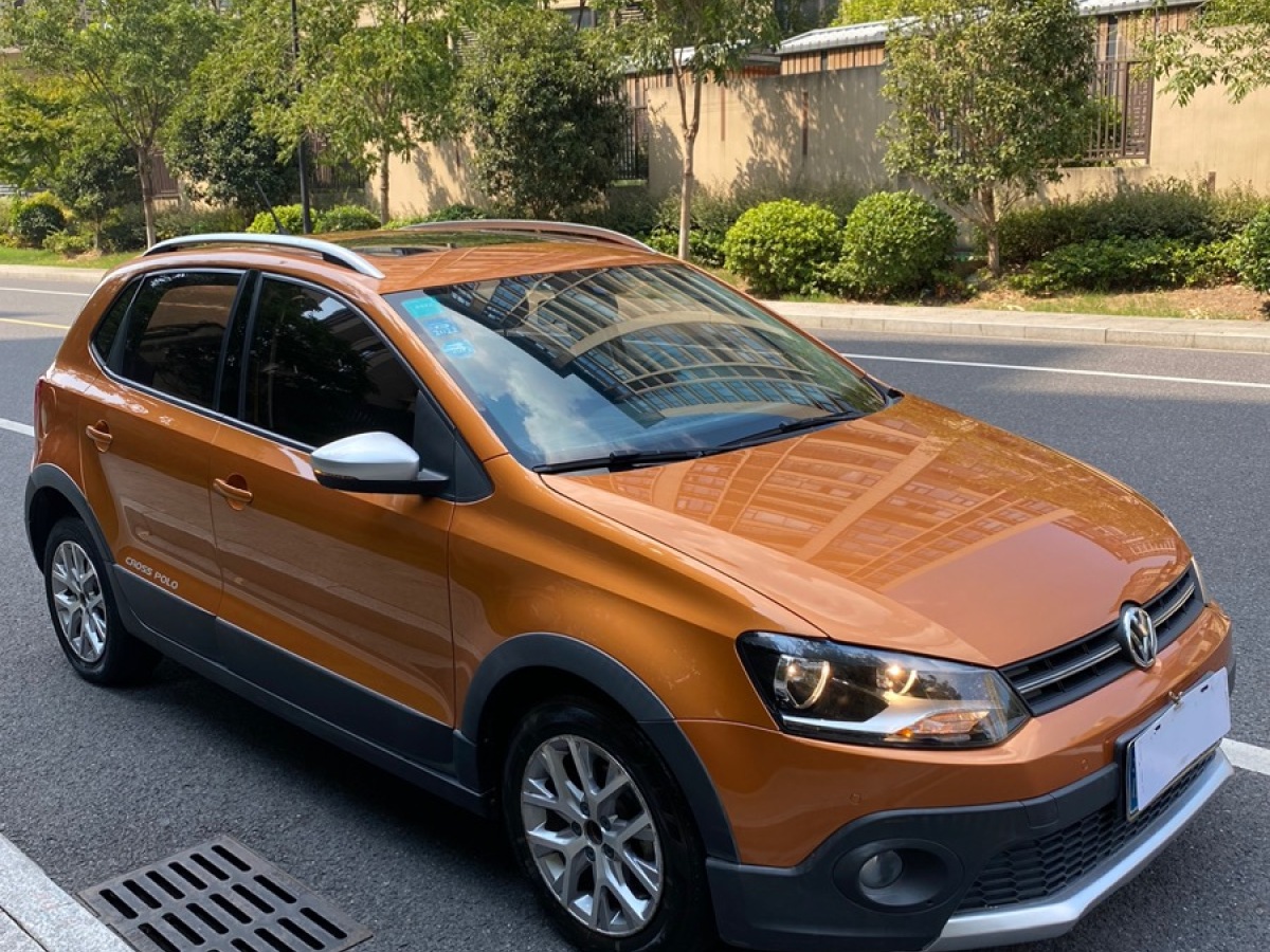 Volkswagen Polo 2016 car image #3