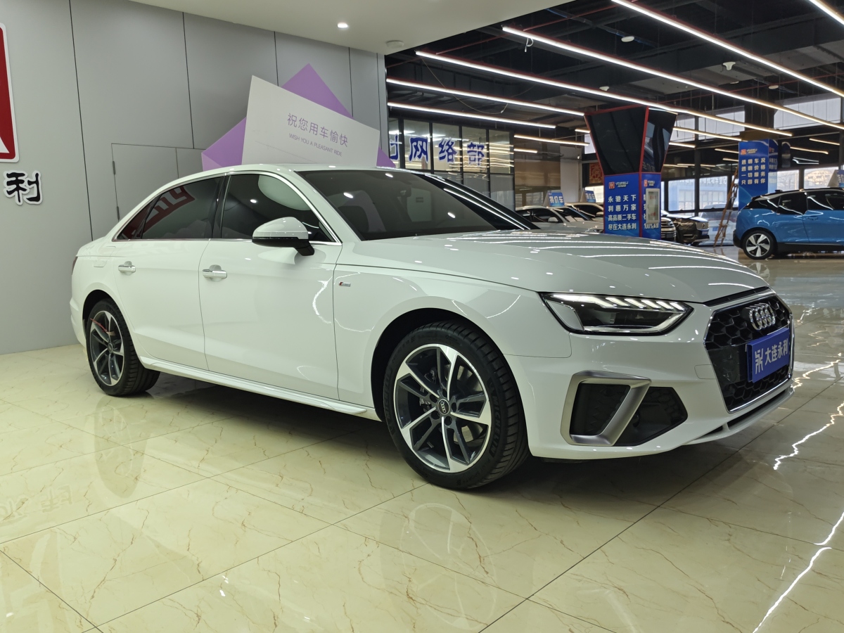 Audi A4L 2023 car image #3