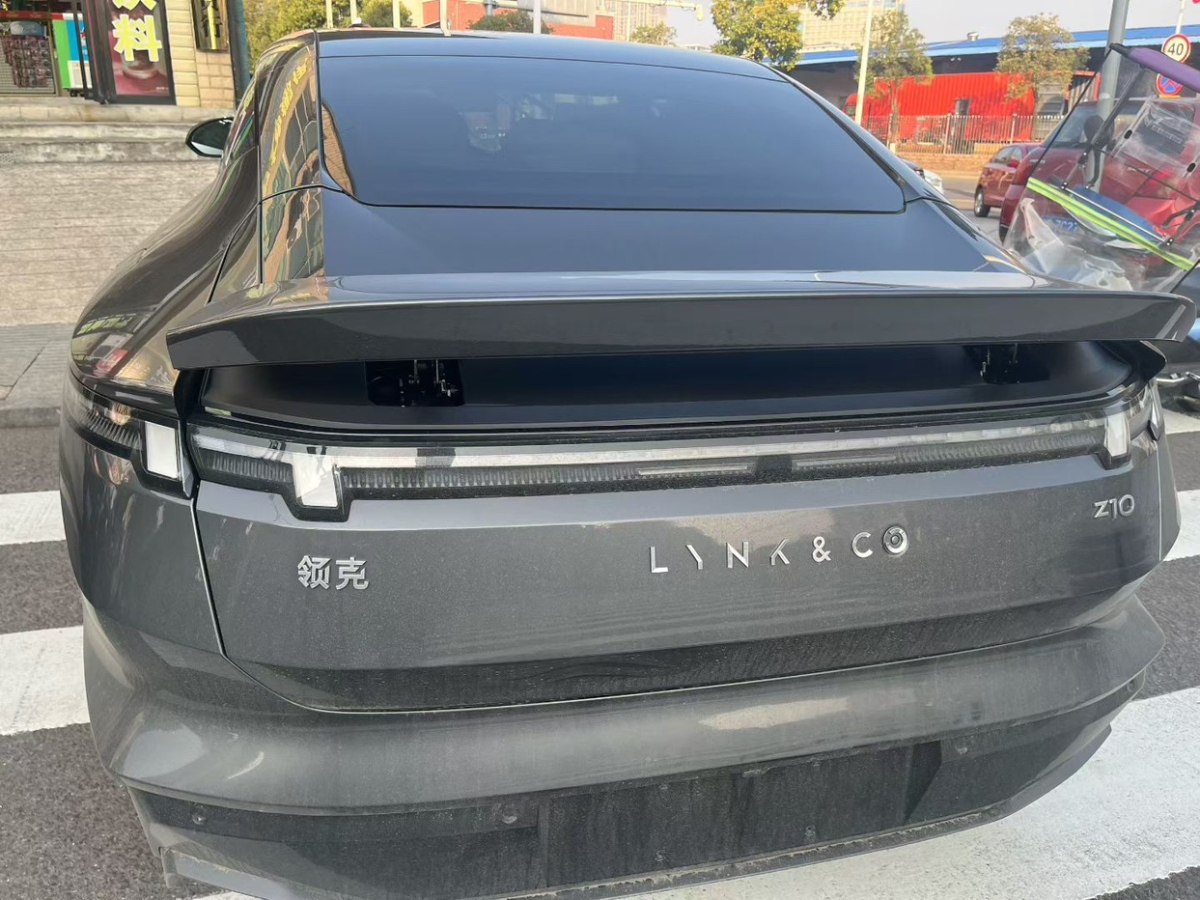 Lynk & Co Z10 2025 #3 Lynk & Co Z10 2025 car image #3